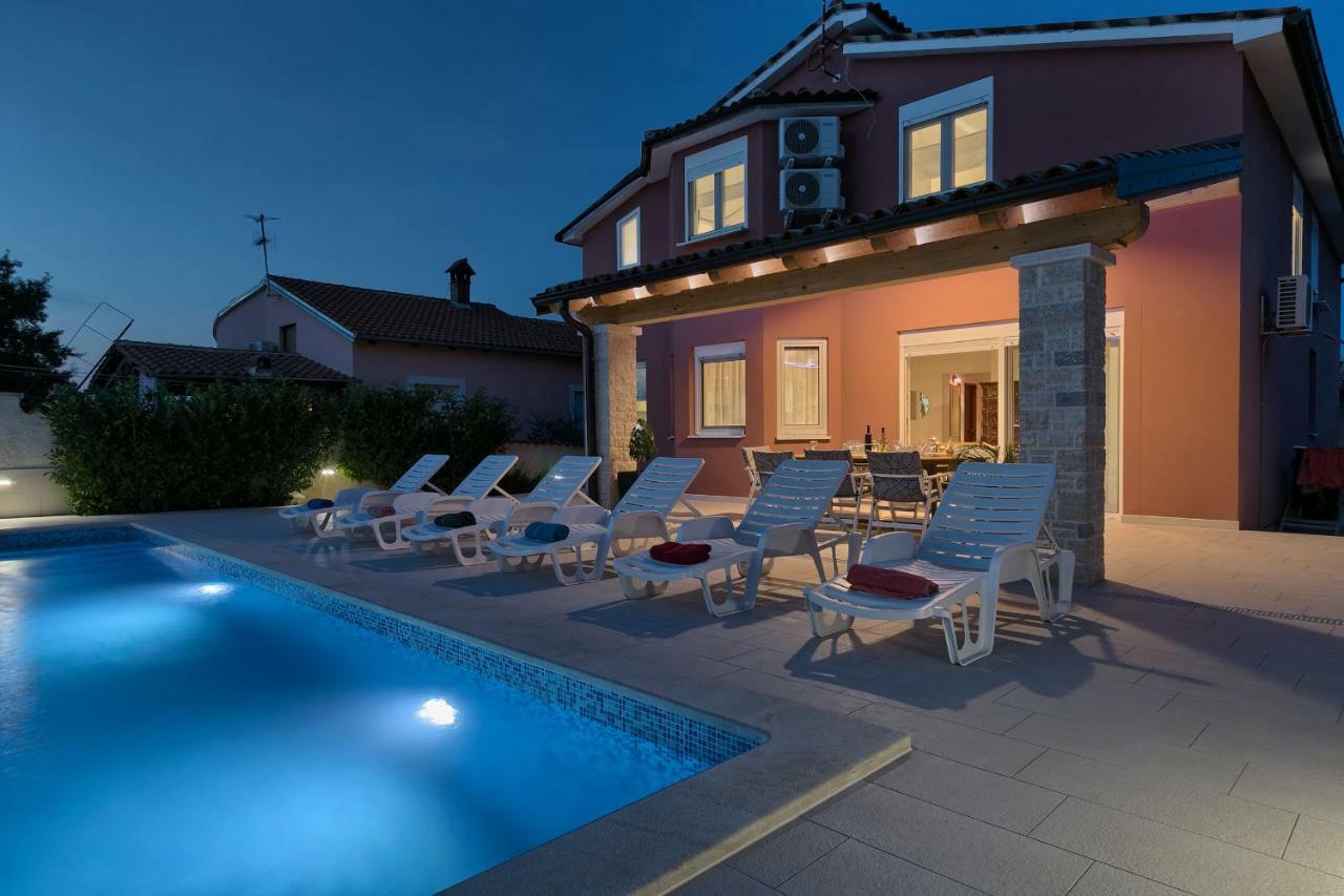 Holiday Home Nikol Póla Kültér fotó
